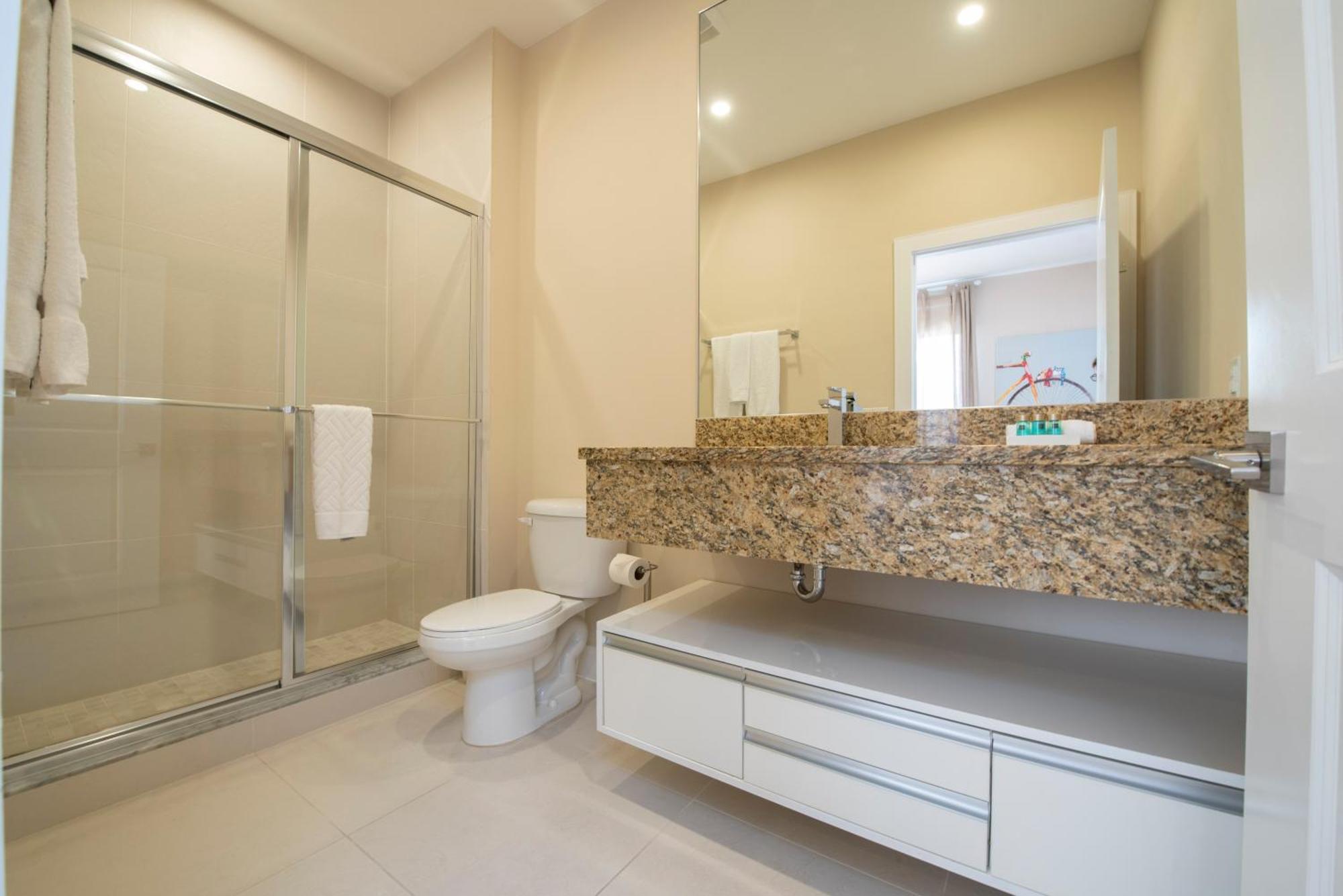 3 Bedrooms Luxury Near Holiday home