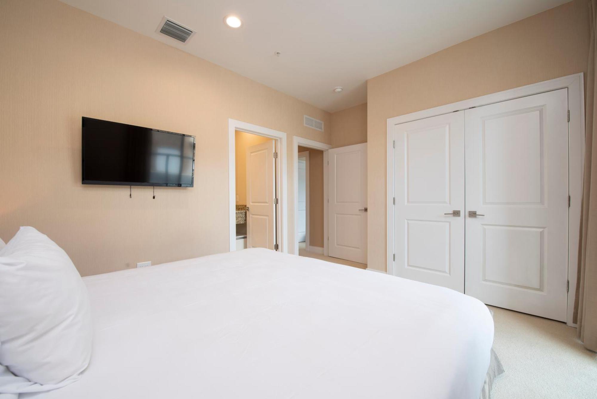 3 Bedrooms Luxury Near