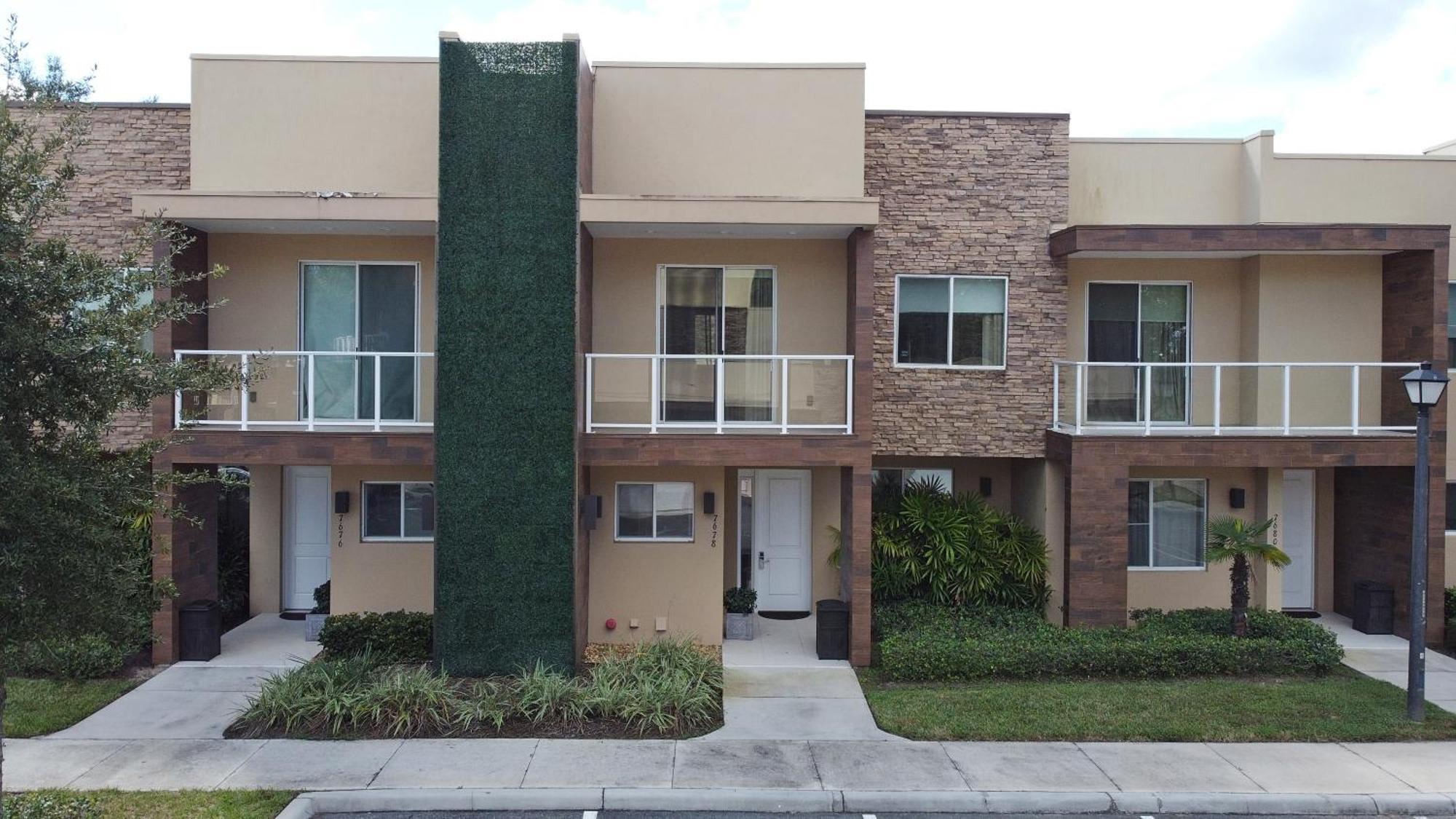 3 Bedrooms Luxury Near Holiday home Orlando