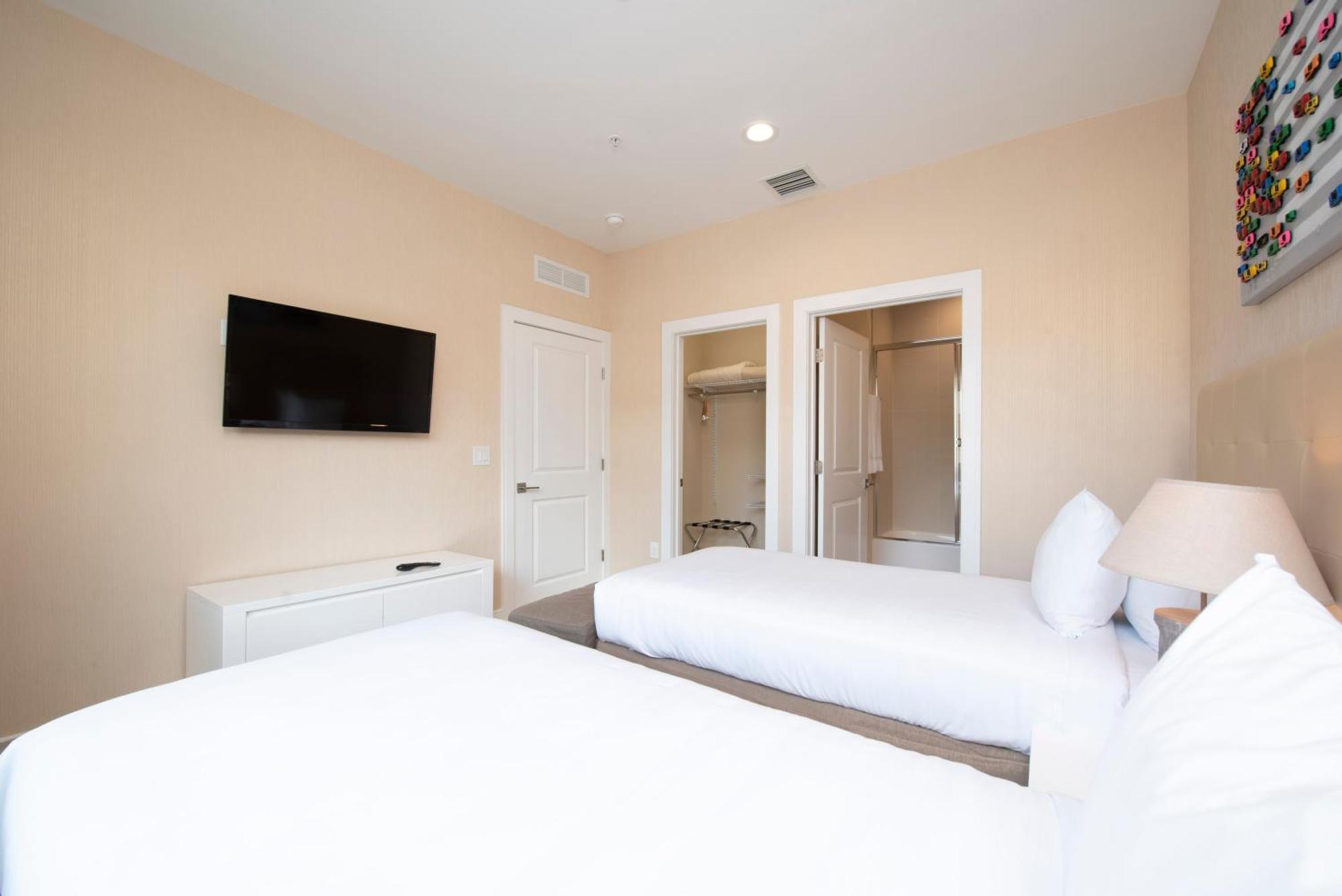 3 Bedrooms Luxury Near Holiday home *