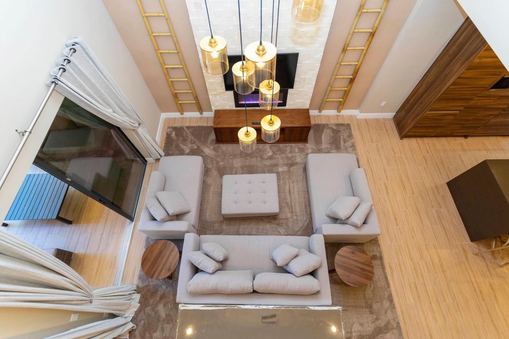 Luxury 3beds And 3ba 2 Miles From Holiday home *
