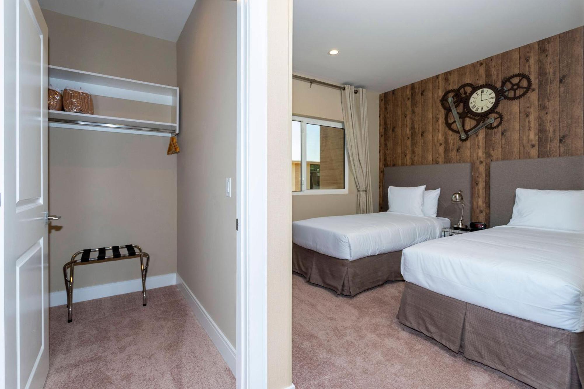 Luxury 3beds And 3ba 2 Miles From Holiday home Four Corners