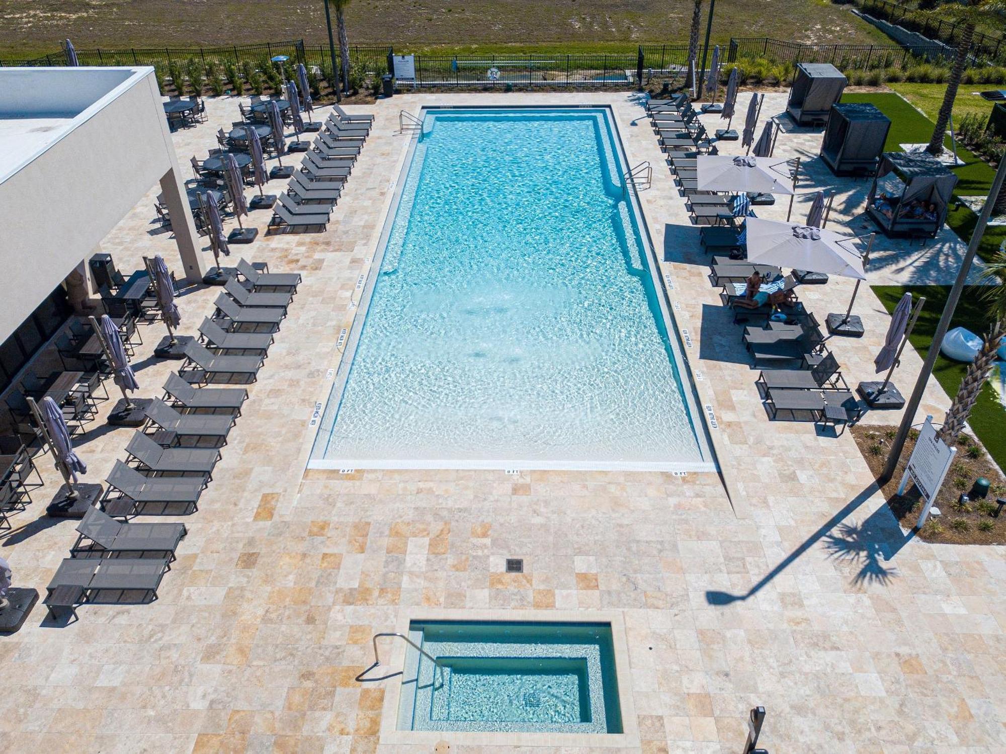 Holiday home Luxury 3bedroom Near W/ Bbq & Outdoor Dining!