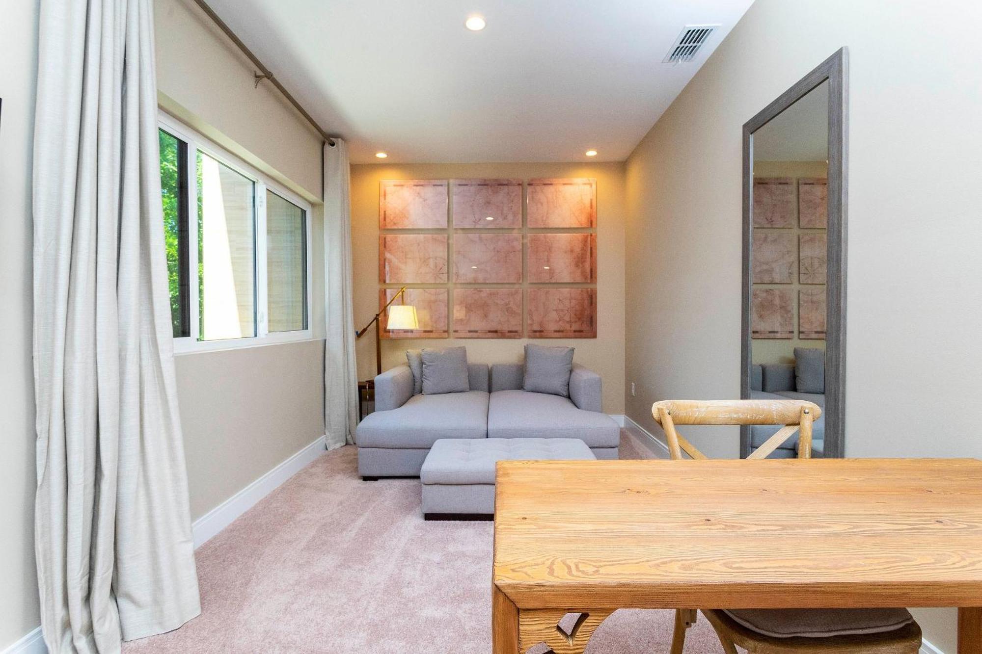 Luxury 3bedroom Near W/ Bbq & Outdoor Dining! *