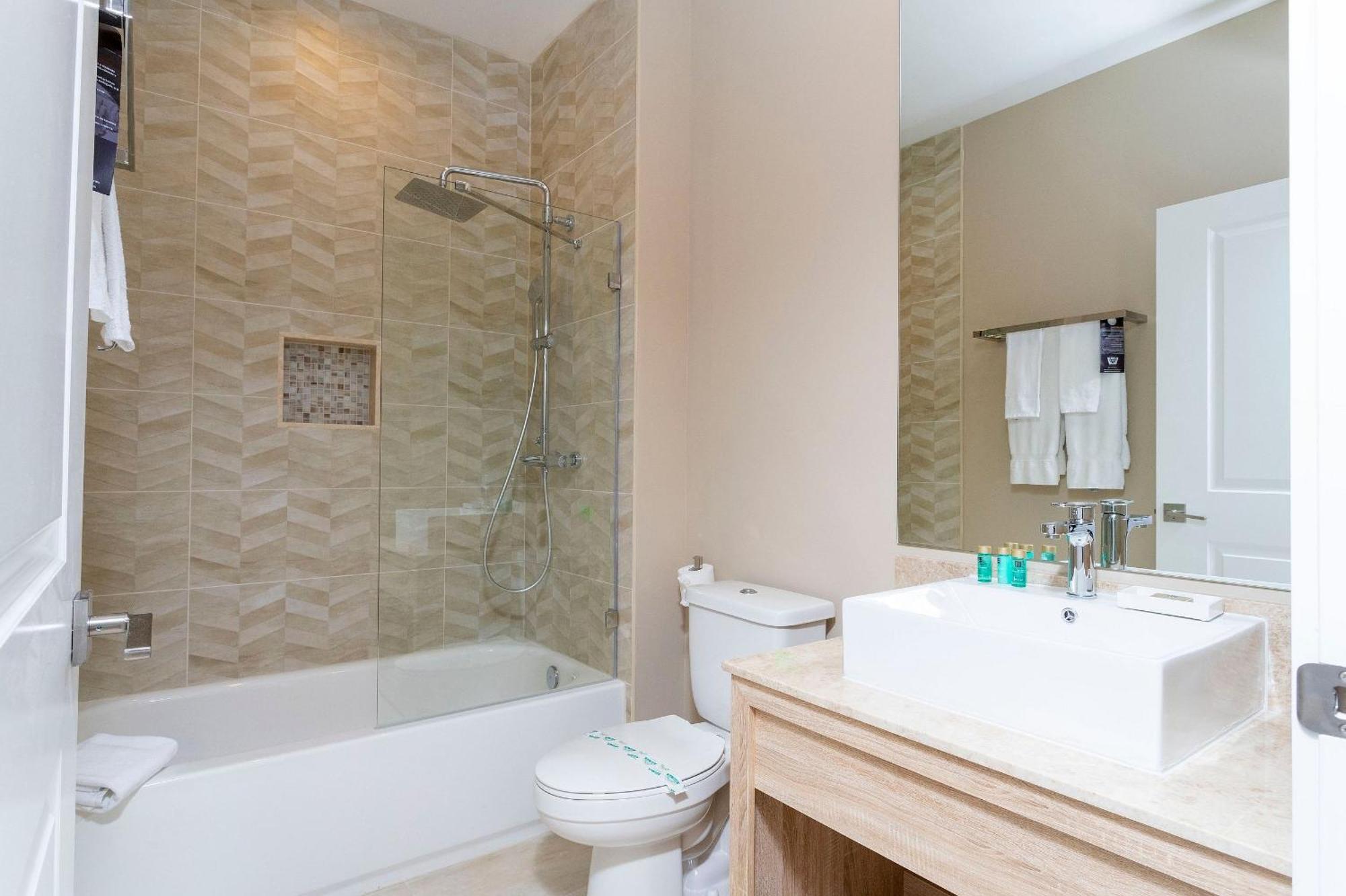 Luxury 3bedroom Near W/ Bbq & Outdoor Dining! Holiday home Orlando