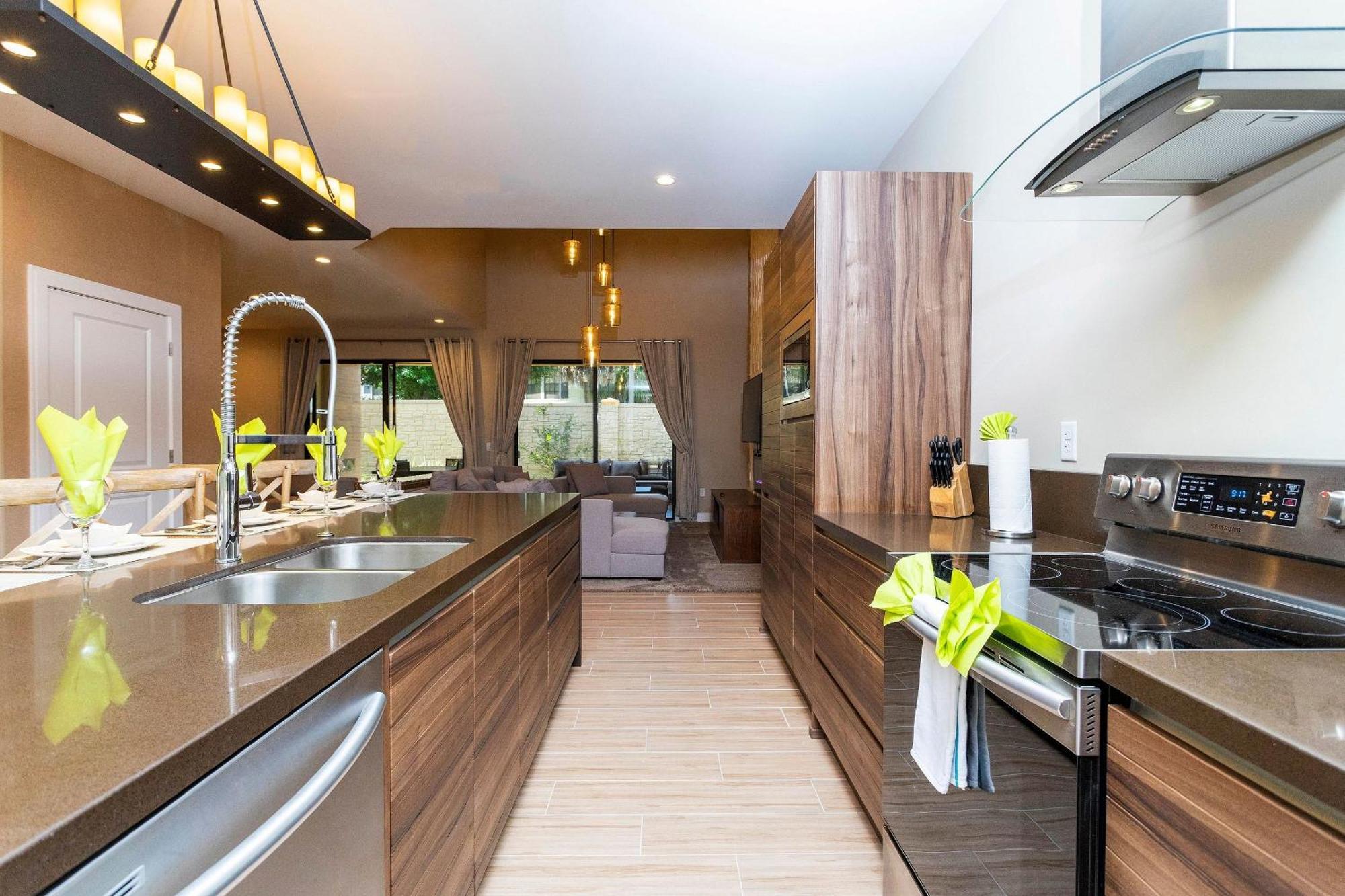 Luxury 3bedroom Near W/ Bbq & Outdoor Dining! Holiday home