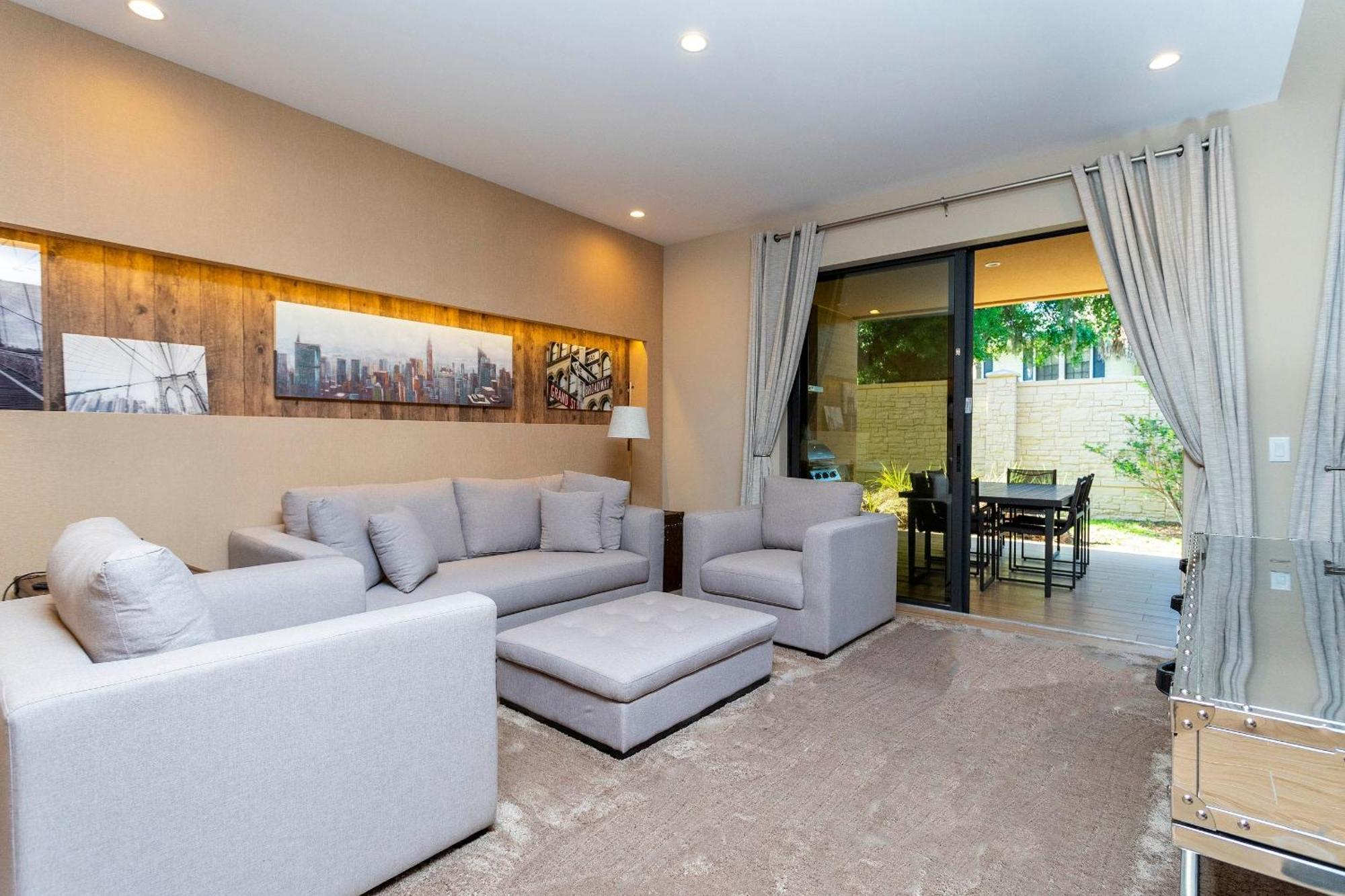 Luxury 3bedroom Near W/ Bbq & Outdoor Dining! Holiday home *