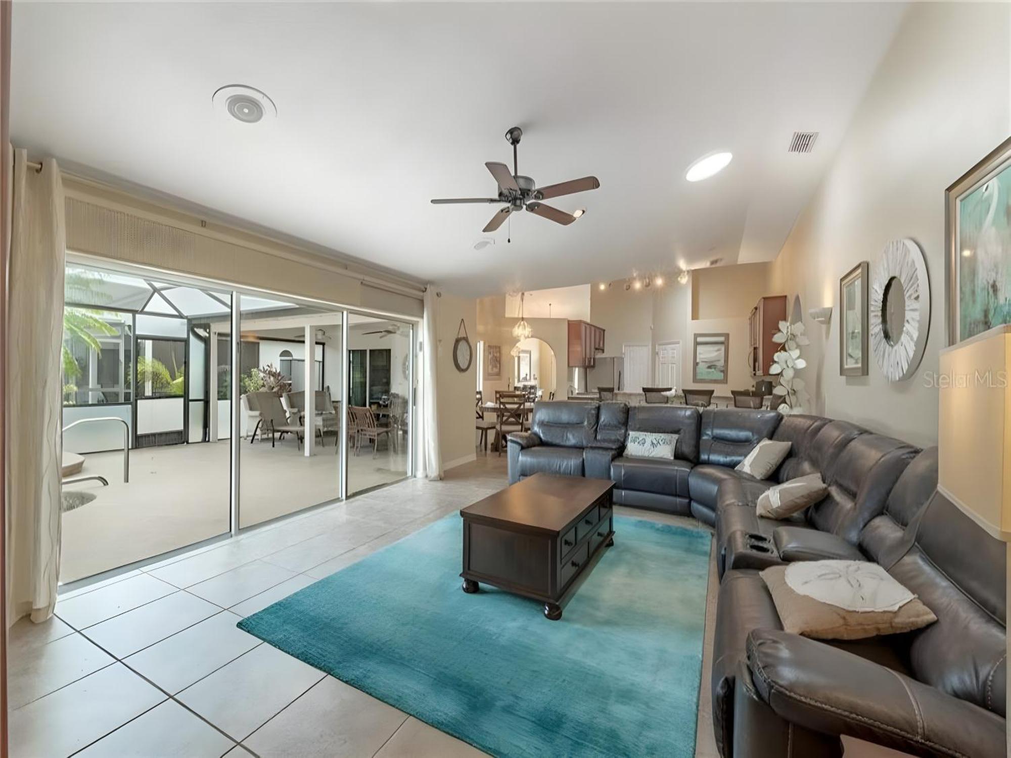 Magnolia Relaxing 5 Bedroom Near Sleeps 12 Holiday home