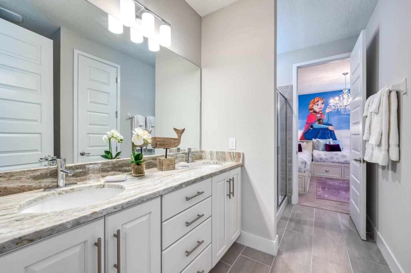 Cheerful 7 Bdrm With Cinema At Encore *