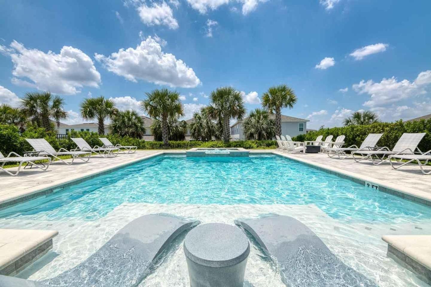 Casa de férias Spacious 8 Bdrm With South Facing Pool In Encore *