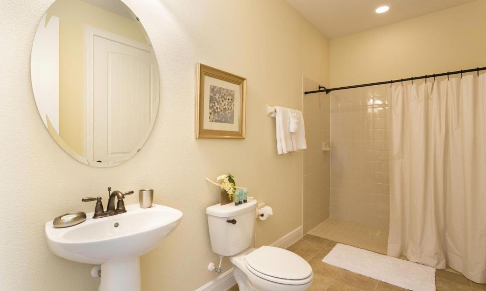 Unique Spacious 10 Bdrm With Backyard Pool At Encore