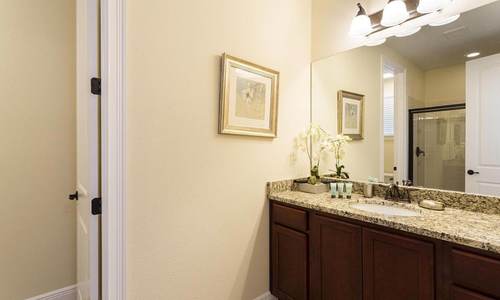 Unique Spacious 10 Bdrm With Backyard Pool At Encore *