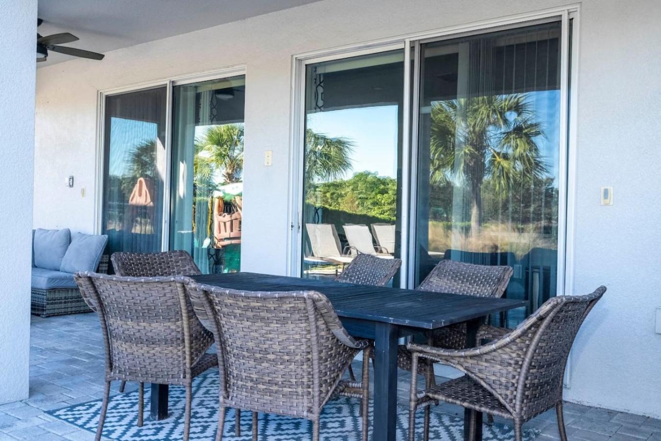 Fantastic Vacation W Pool And Movie Theater Holiday home