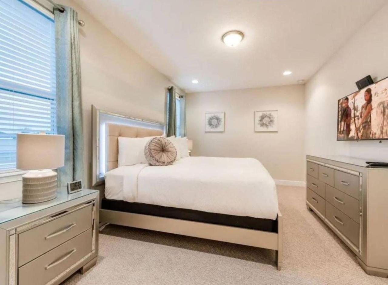 The Marker Villa-relaxunwind-disney-pool-games Holiday home