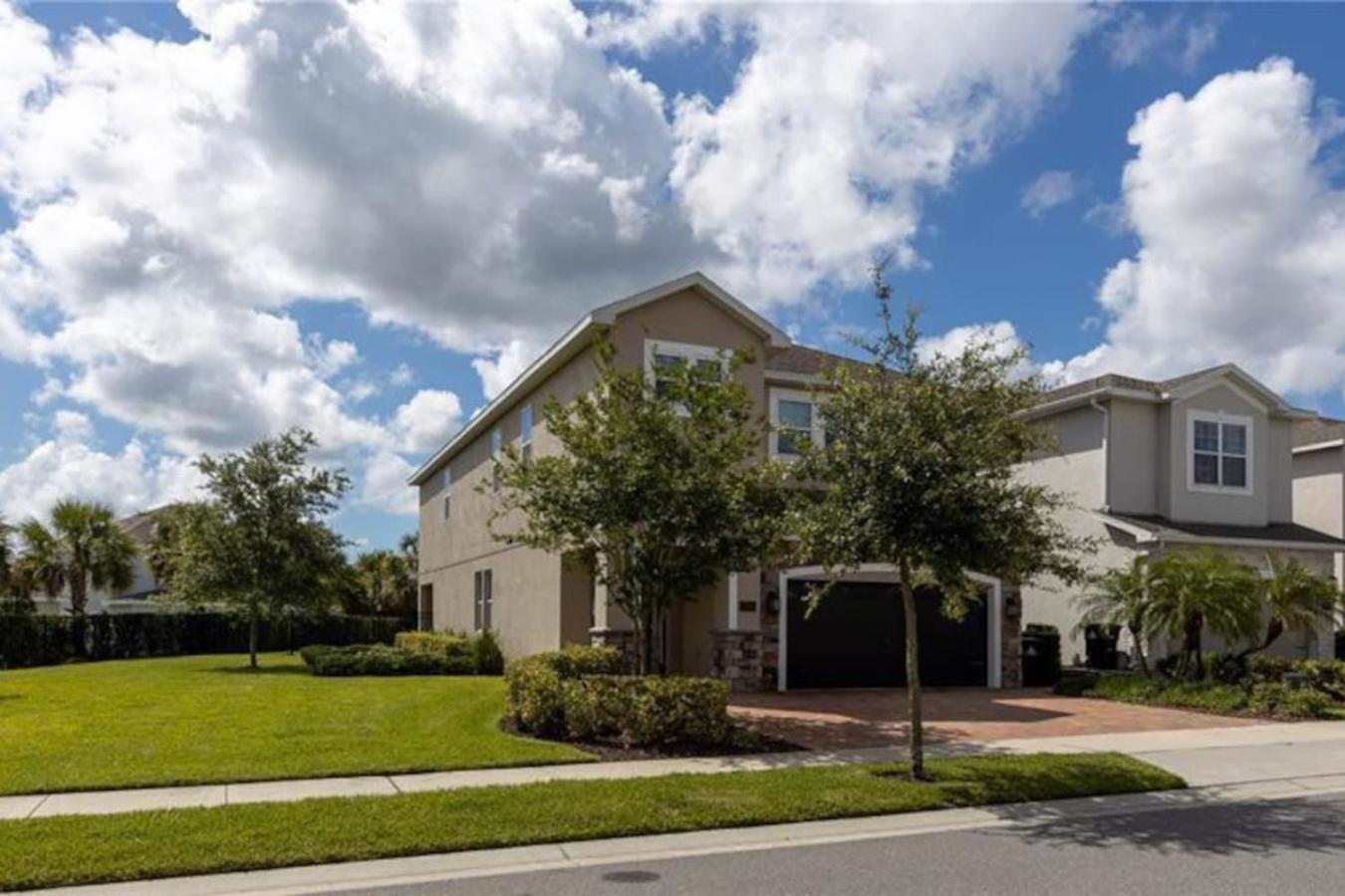 Holiday home The Marker Villa-relaxunwind-disney-pool-games