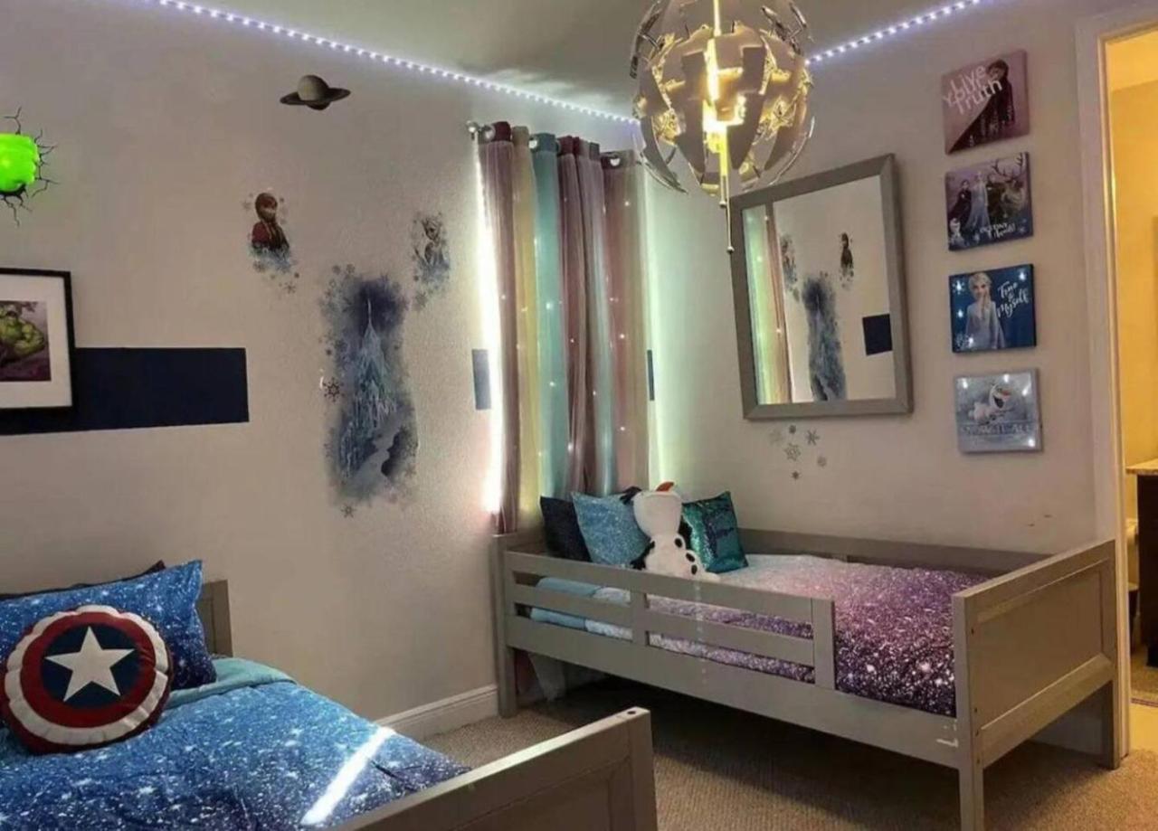 The Marker Villa-relaxunwind-disney-pool-games Holiday home *