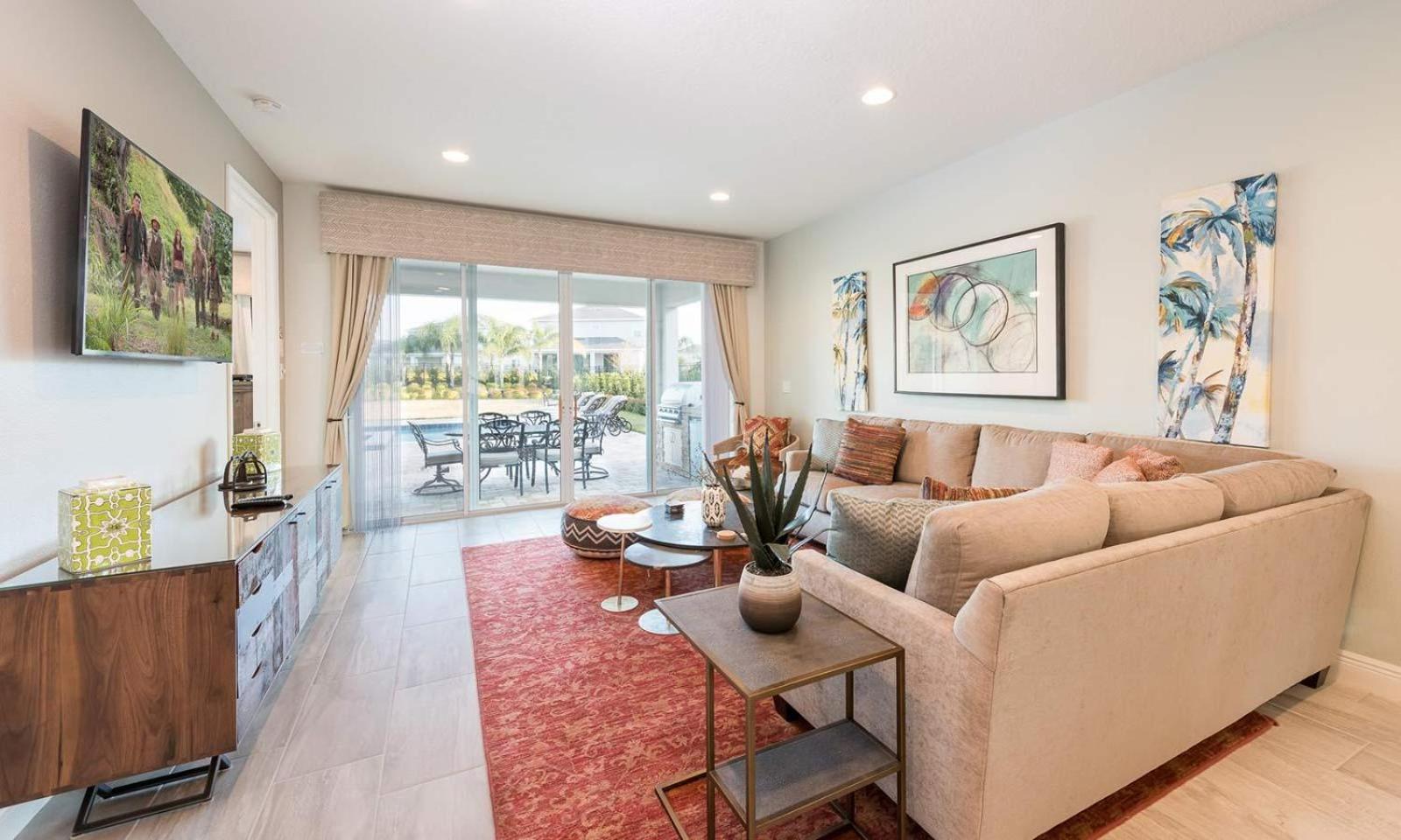 Sun-kissed 6 Bdrm With Private Pool At Encore Holiday home