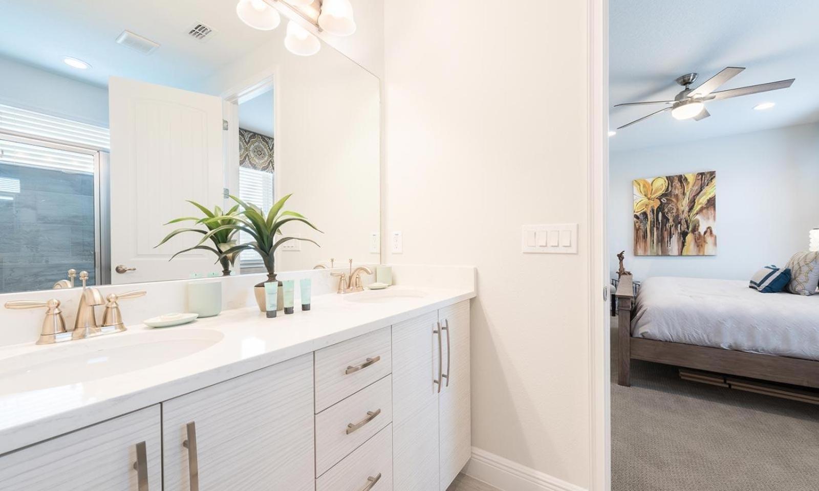 Sun-kissed 6 Bdrm With Private Pool At Encore *