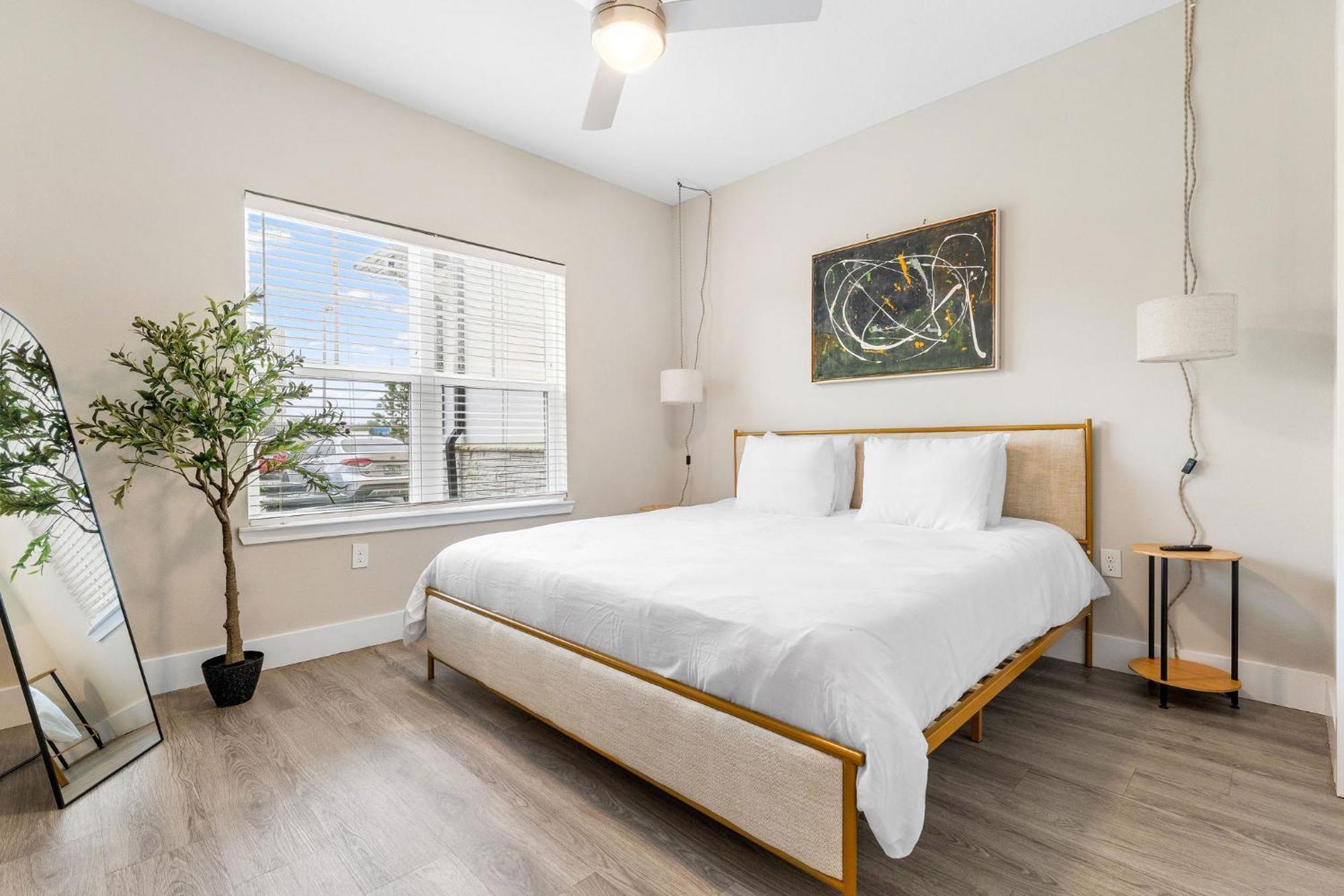 Private Full Close To Universal King Suite, Pool *