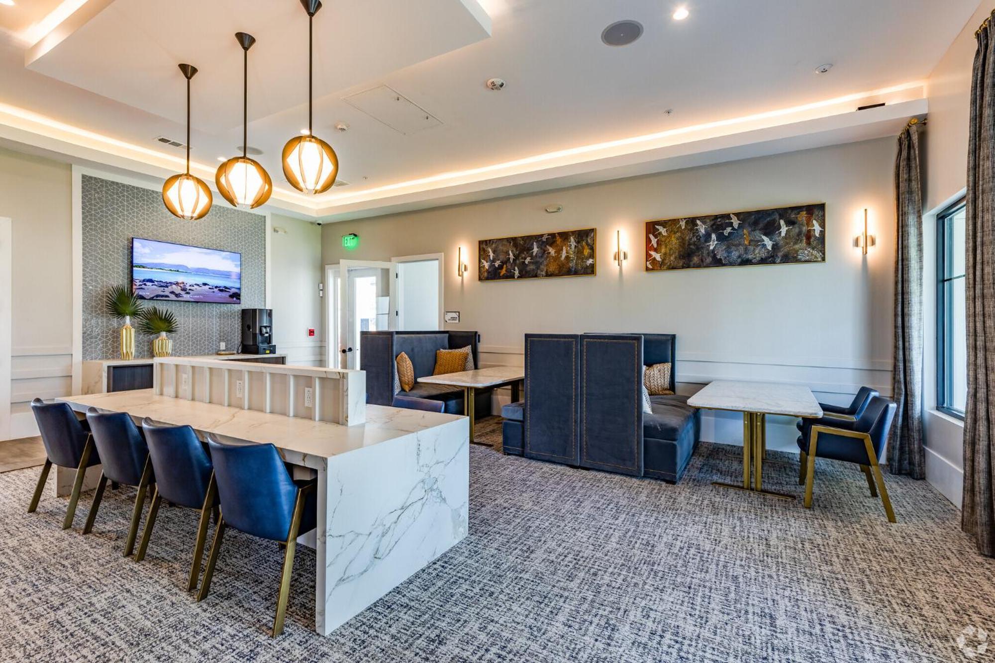 Private Full Close To Universal King Suite, Pool