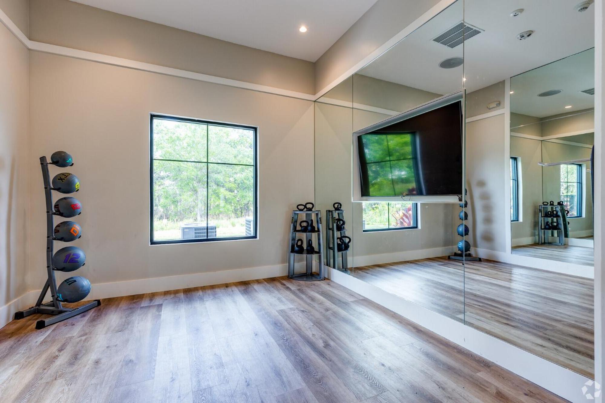 Private Full Close To Universal King Suite, Pool Apartment Orlando