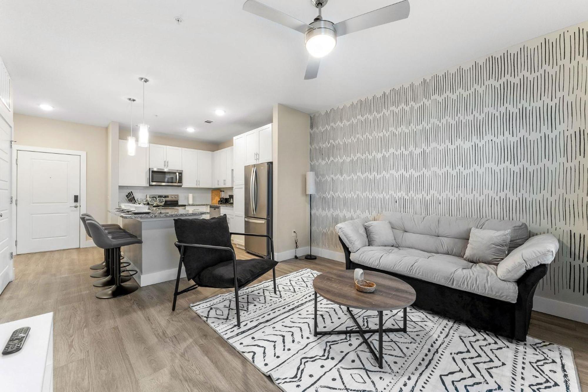 Private Full Close To Universal King Suite, Pool