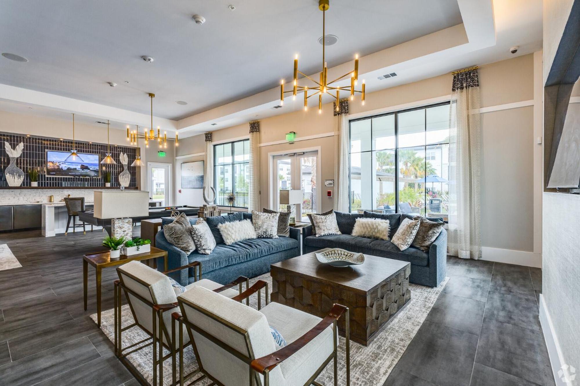 Private Full Close To Universal King Suite, Pool Apartment *