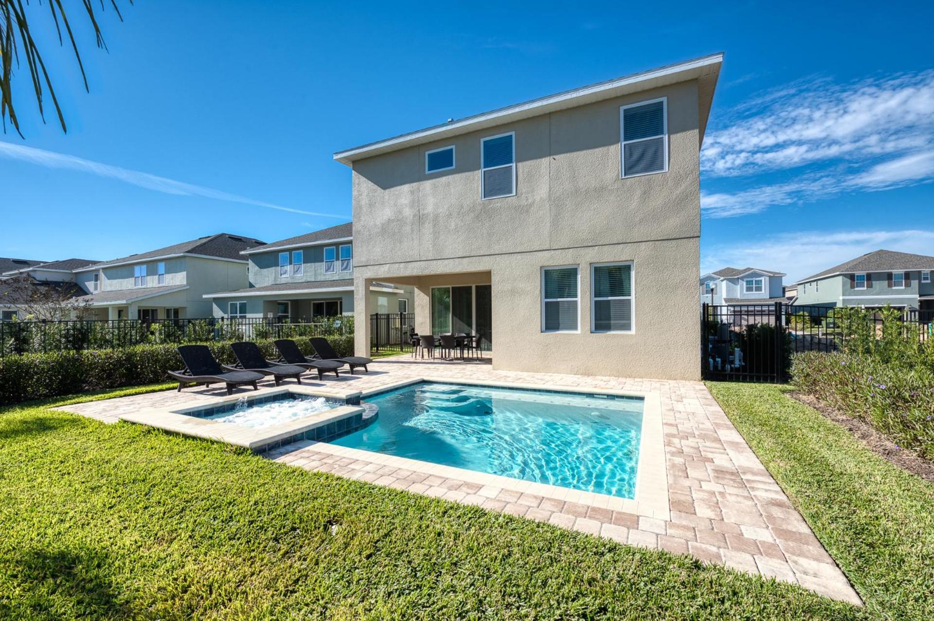 Fabulous By Rentyl Near With Private Pool, Game & Amenities - 7469m Holiday home
