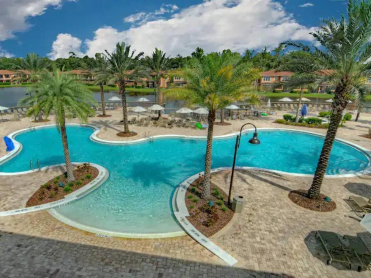 Near Themed Jacuzzi Pool 2609