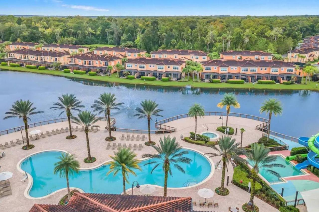 Near Themed Jacuzzi Pool 2609
