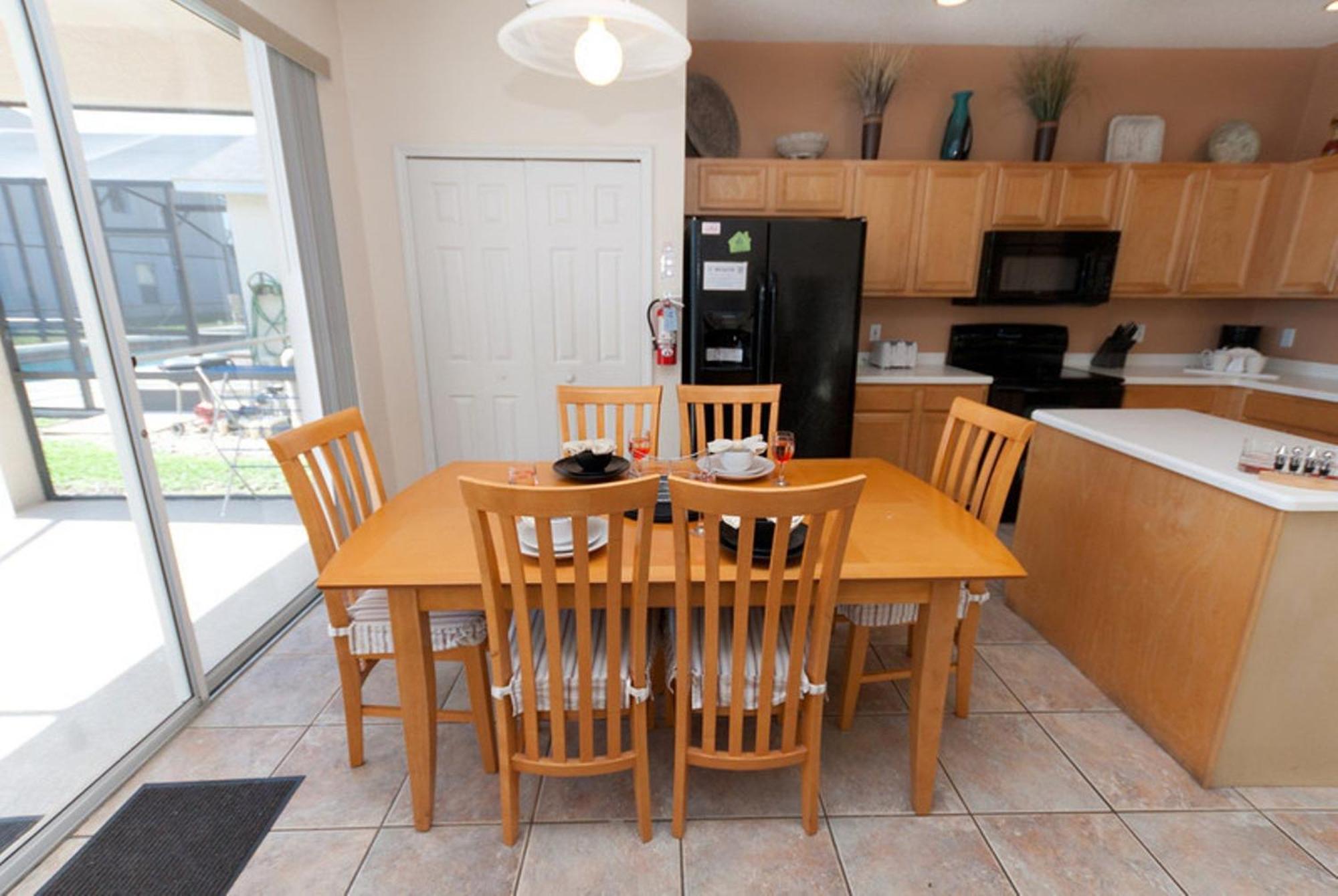 Holiday home 4 Bedroom Value With Private Pool *