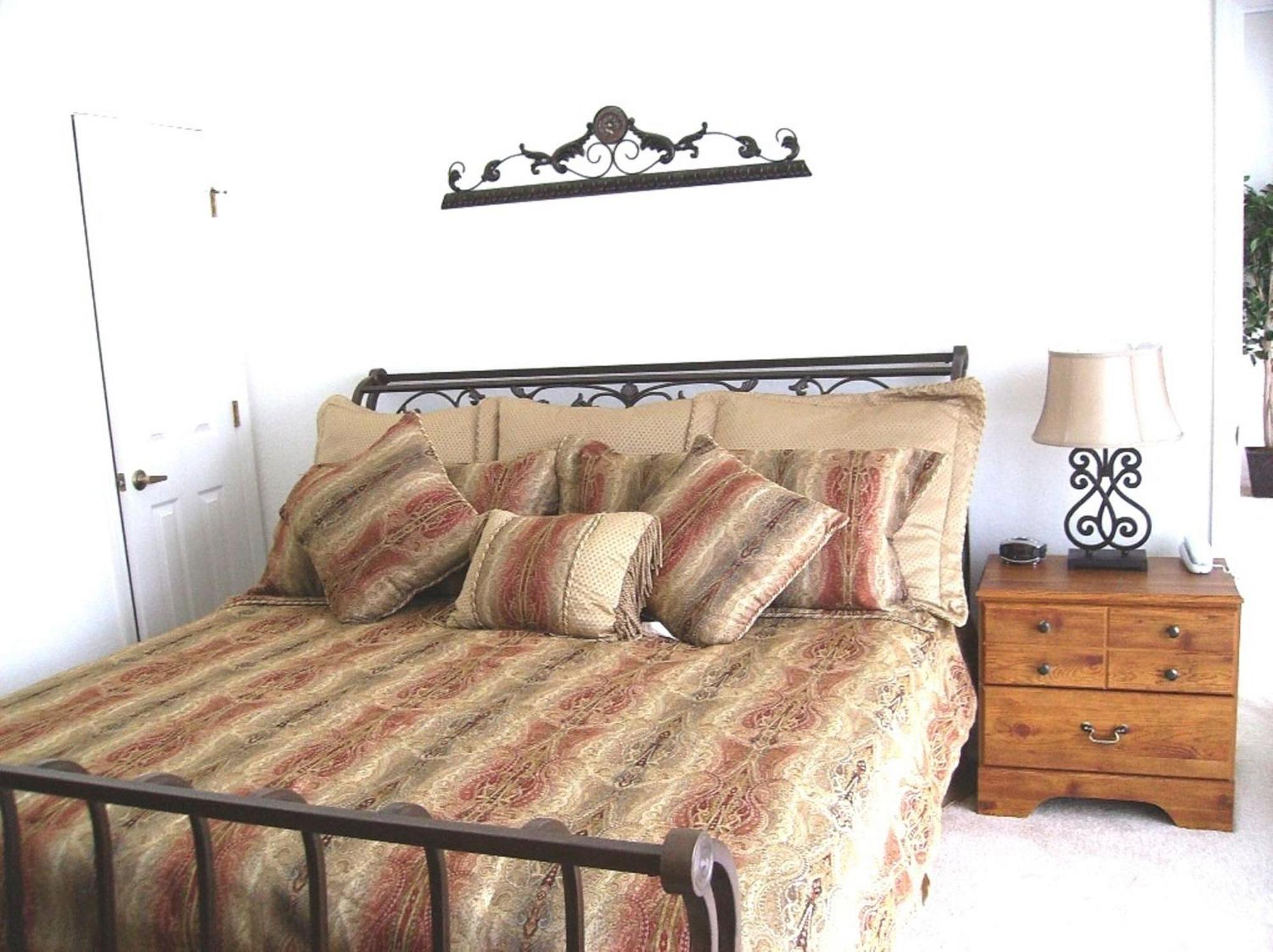 4 Bedroom Value With Private Pool Holiday home Orlando