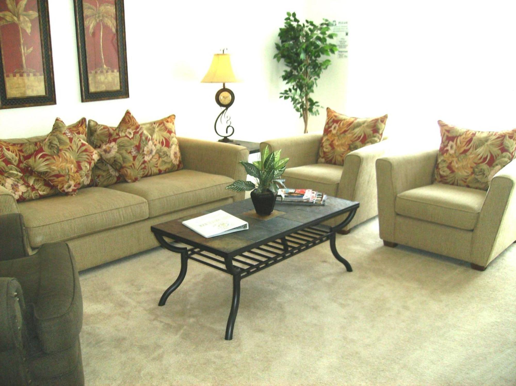 4 Bedroom Value With Private Pool *
