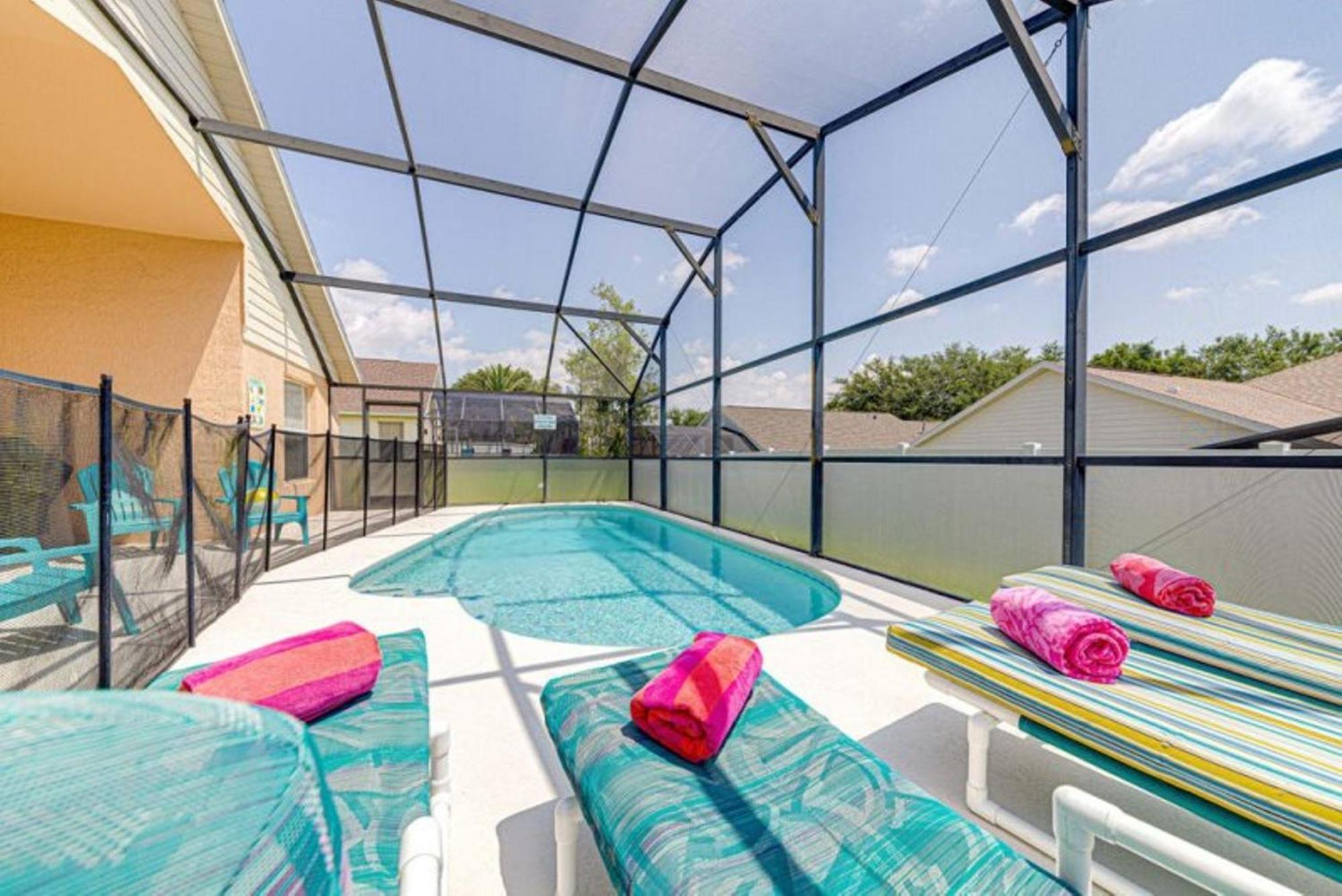 4 Bedroom Value With Private Pool Holiday home