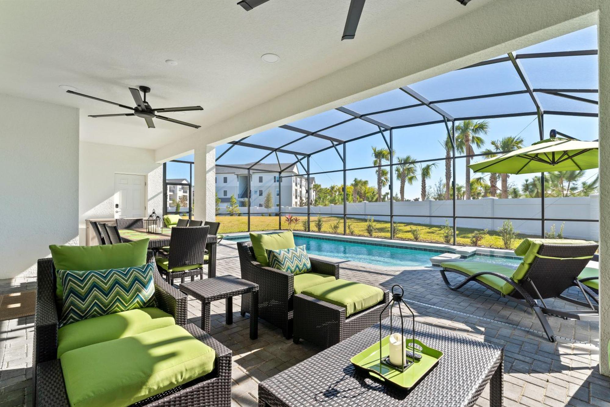 New Themed Villa, Heated Pool And In Windsor Cay Orlando