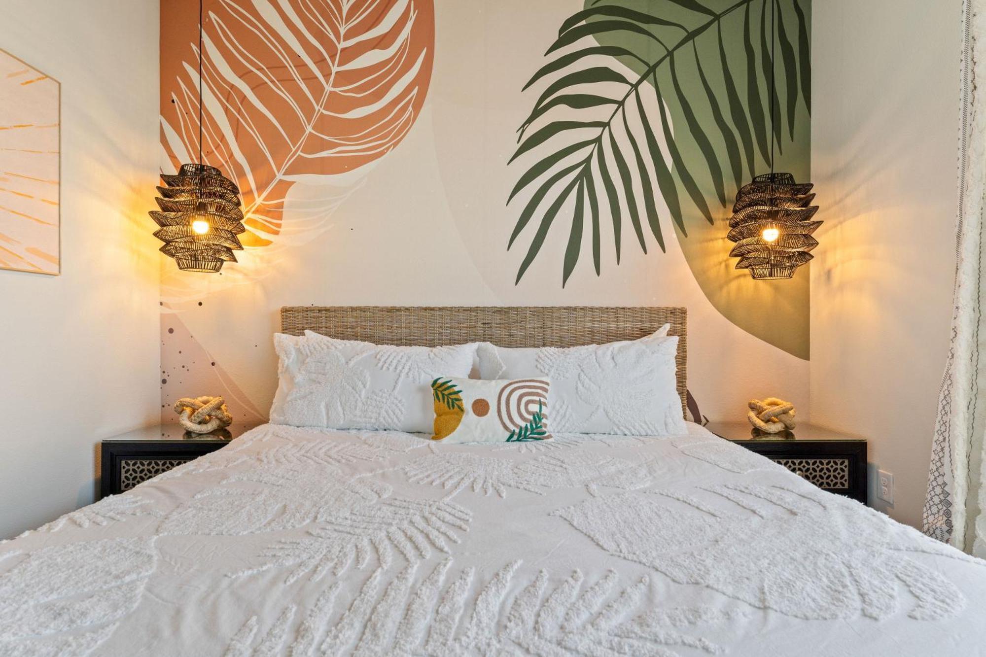 New Themed Villa, Heated Pool And In Windsor Cay Villa