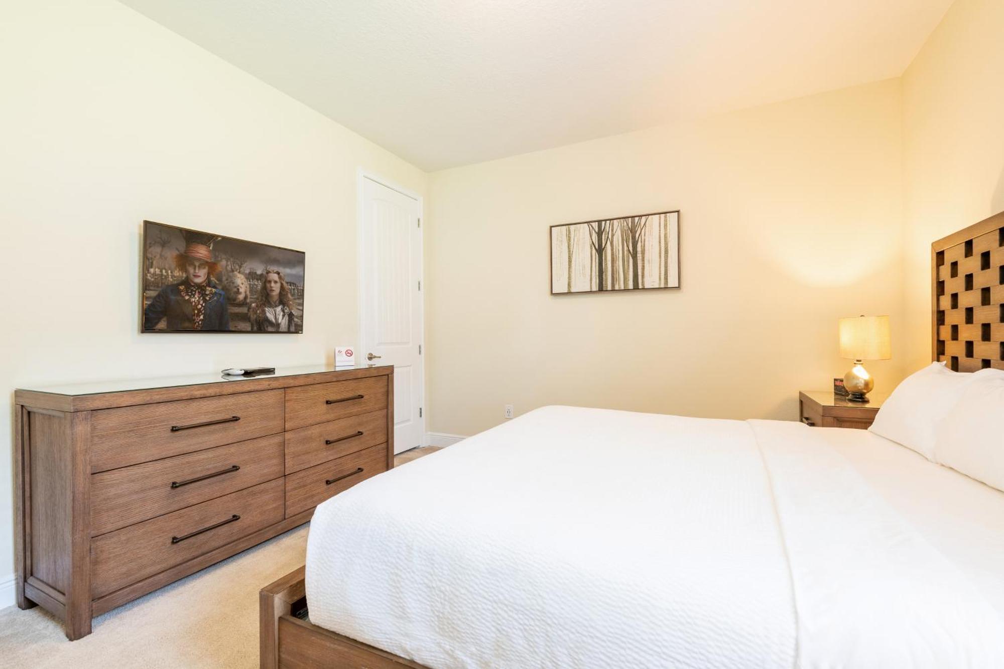 Lovely With Theme Rooms, Game And Private Pool With Access By Rentyl - 7705by Holiday home Orlando