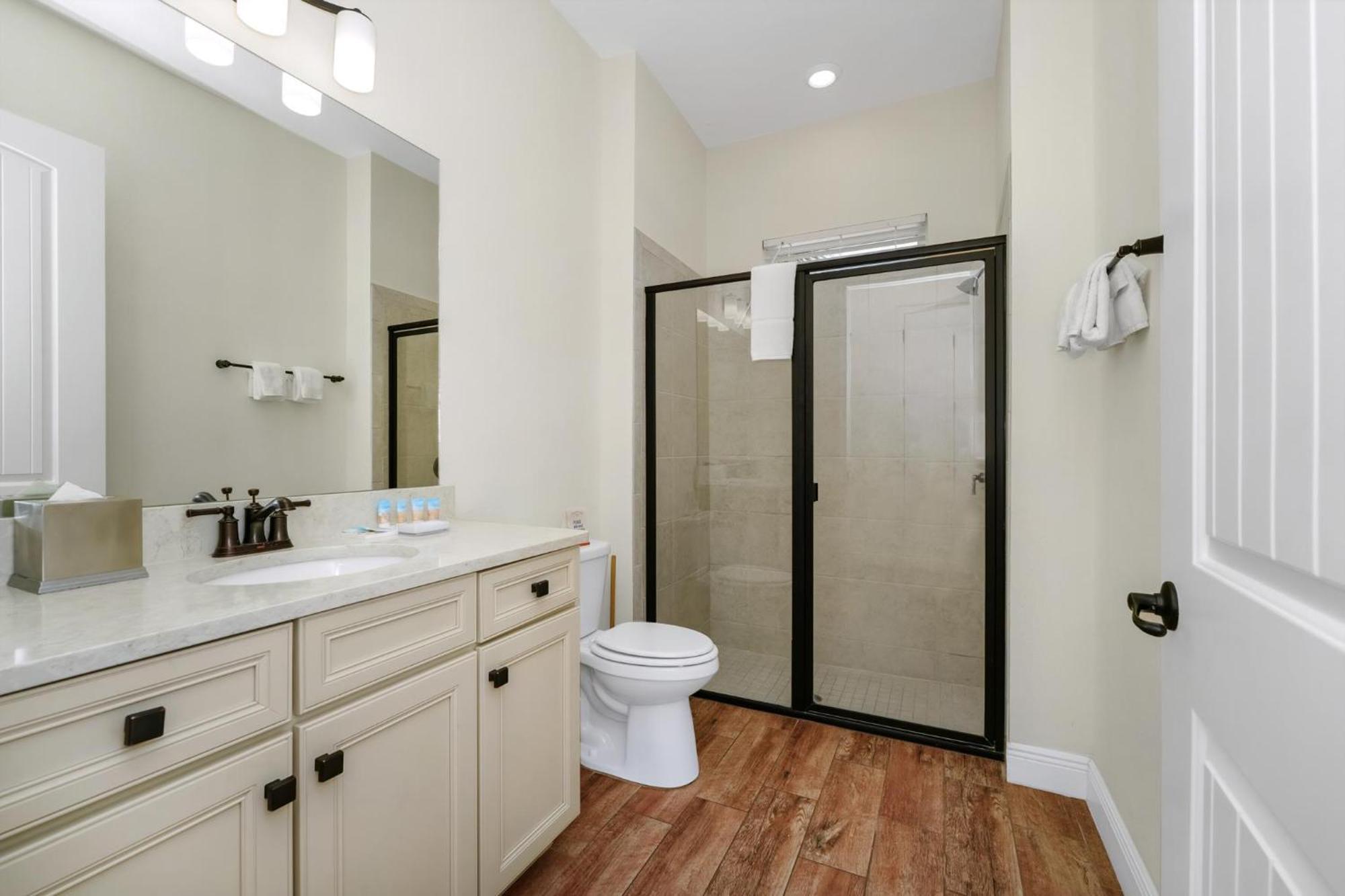 Sunny Near With Margaritaville Access - 8032ls
