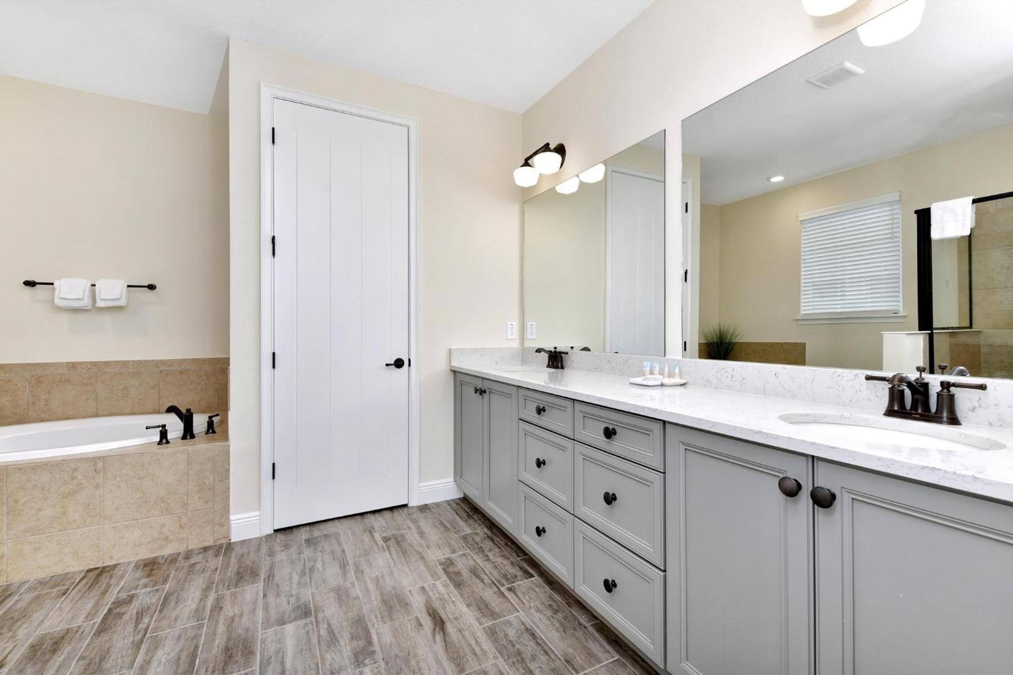 Blue Moon Luxurious With Private Pool - 8073su *