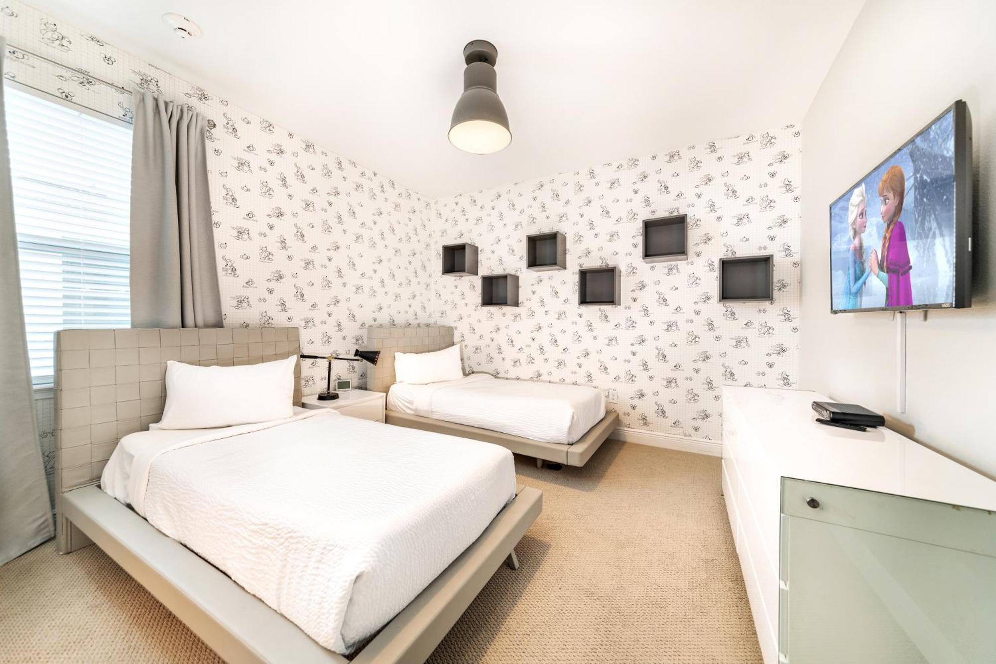 Exquisite With Media & Games Near By Rentyl - 7600m Orlando