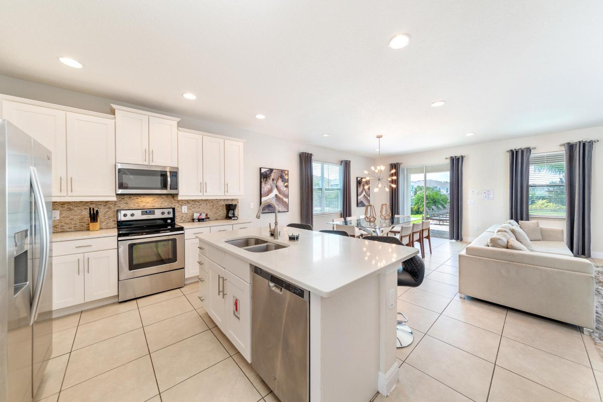 Exquisite With Media & Games Near By Rentyl - 7600m Orlando