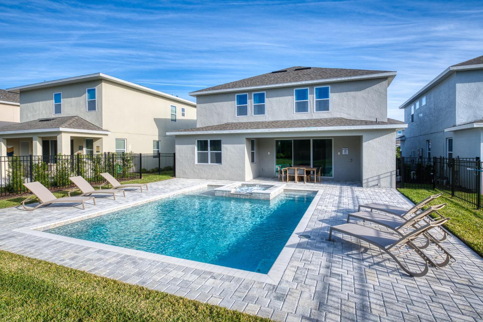 Delight: Cozy With Private Pool And Themed Orlando