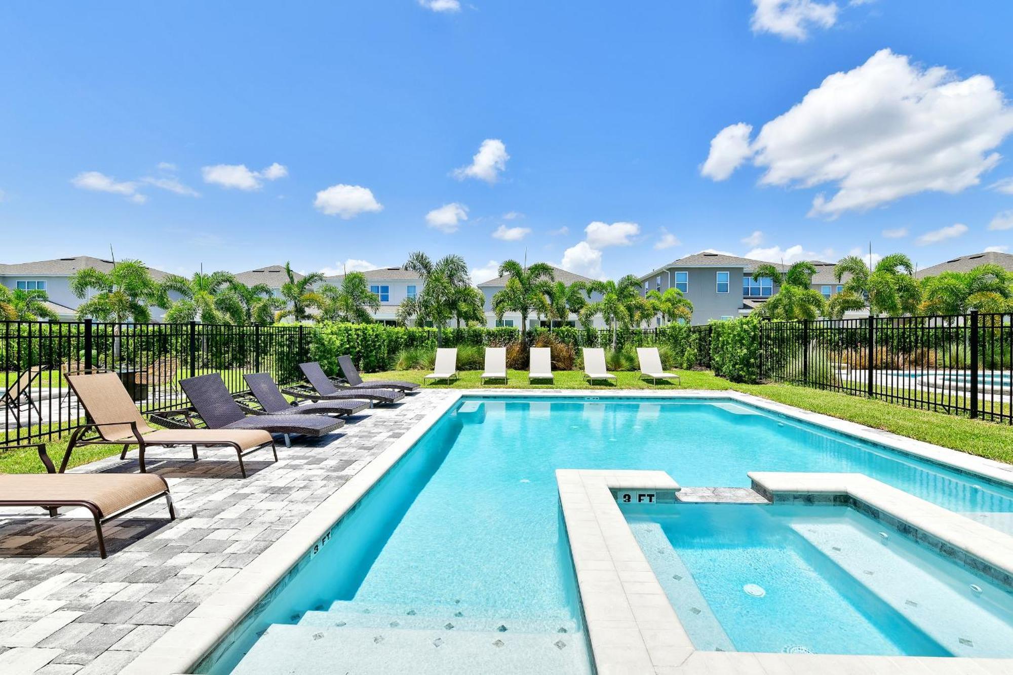 Holiday home Modern House By Rentyl Near With Private Pool & Amenities - 393s Orlando