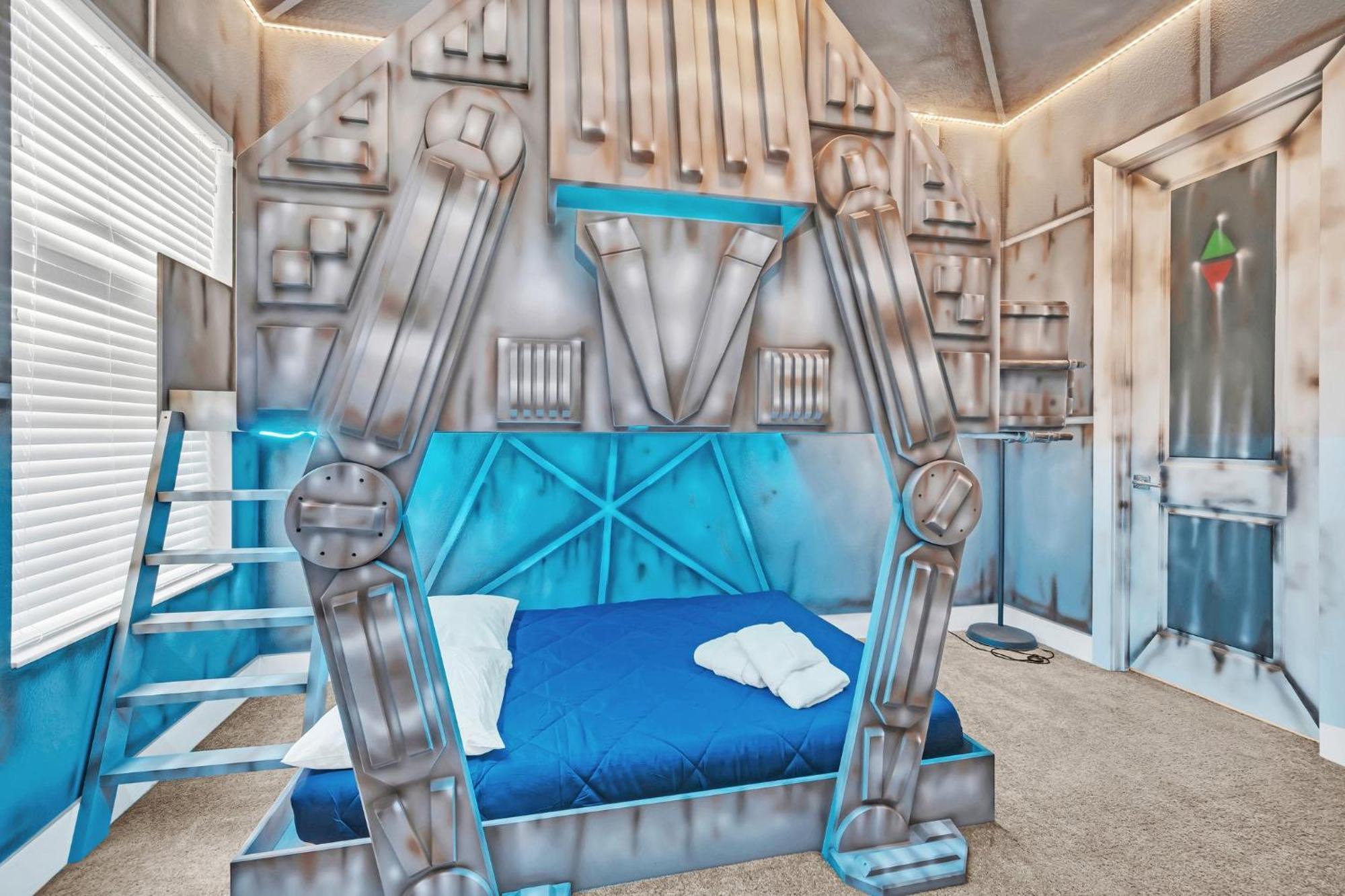 New Amazing Unique Dream House 5 Min To Holiday home *