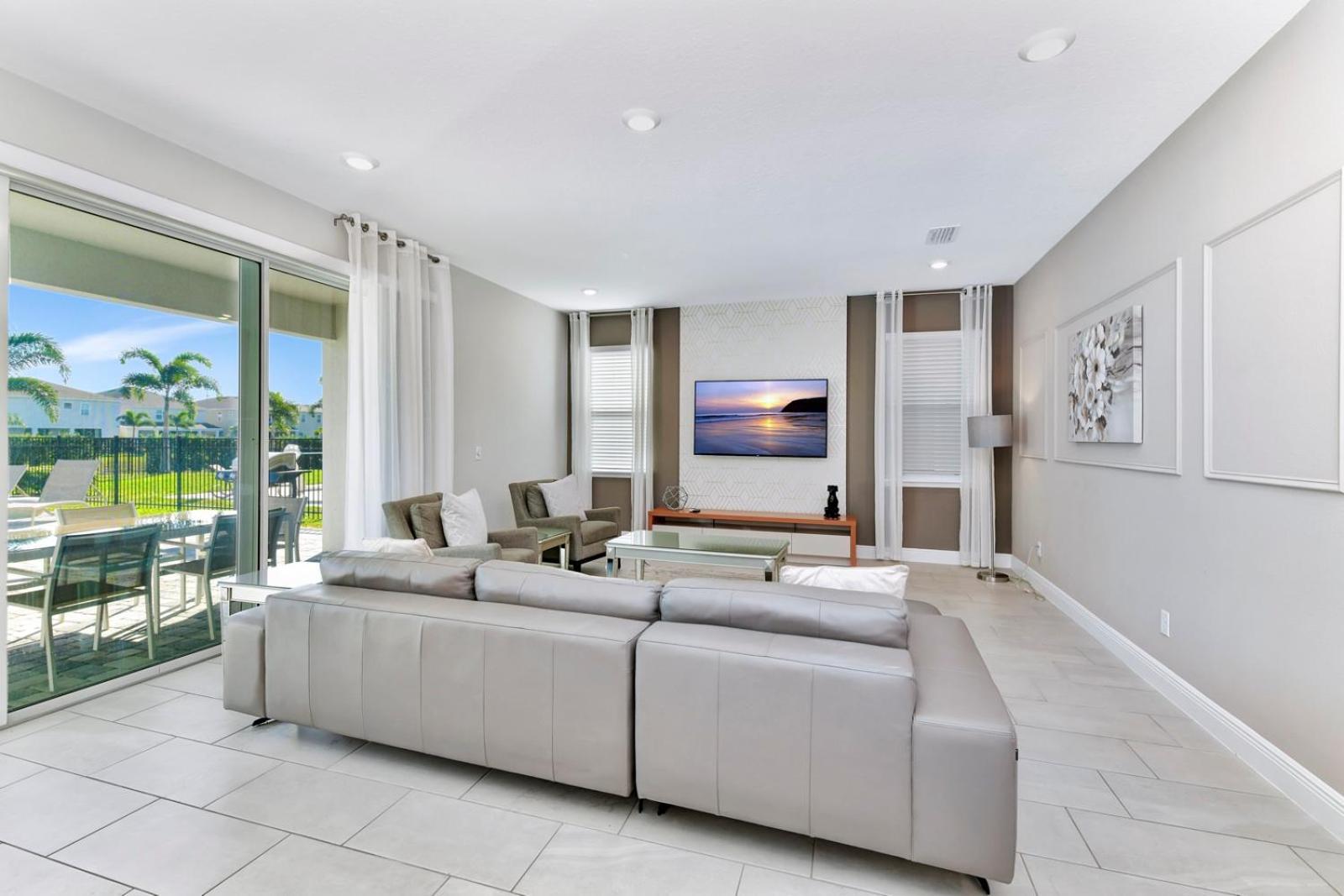 Modern Five Bedroom With Private Pool & Access At Encore At Reunion - 253sf *