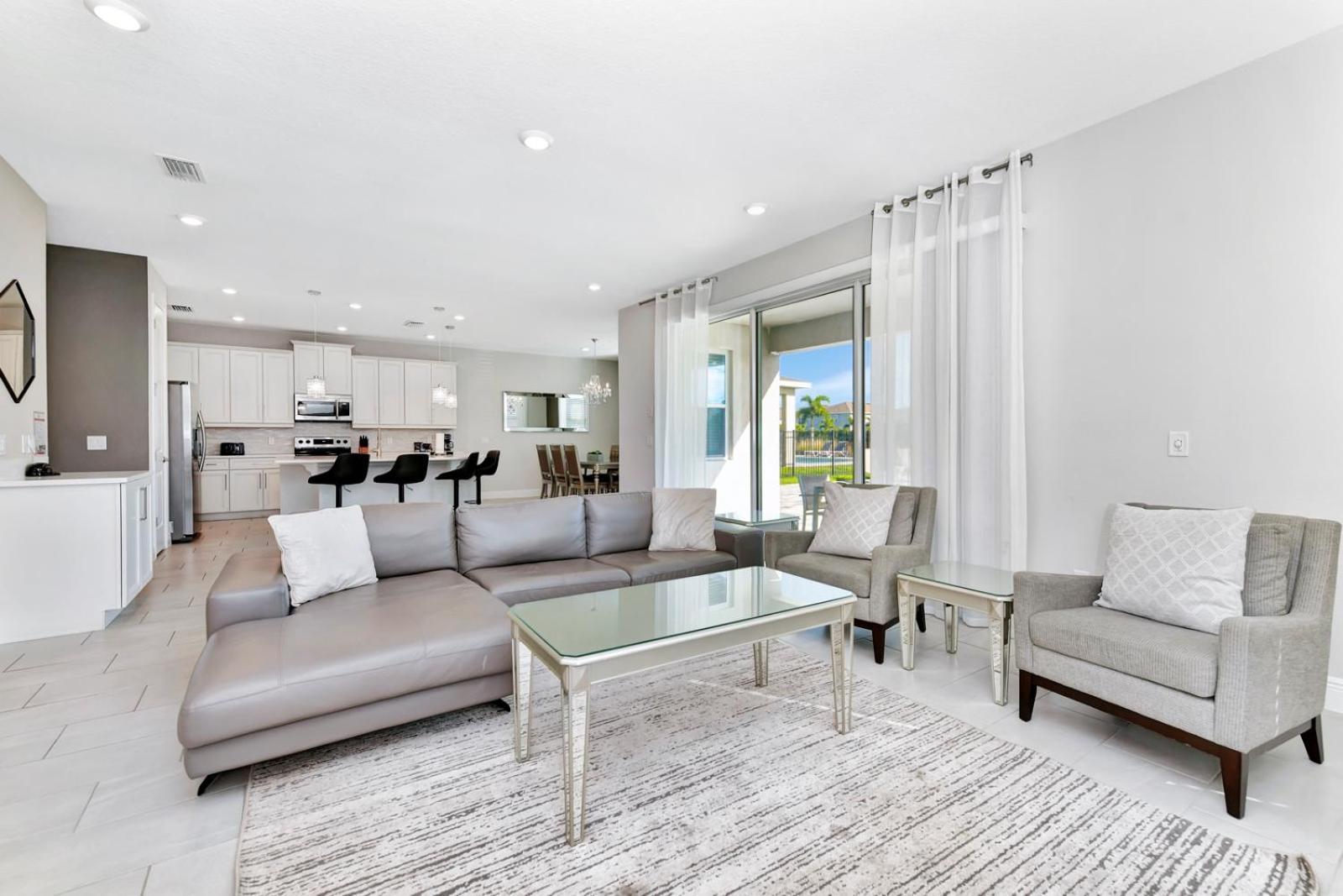 Modern Five Bedroom With Private Pool & Access At Encore At Reunion - 253sf Holiday home Orlando