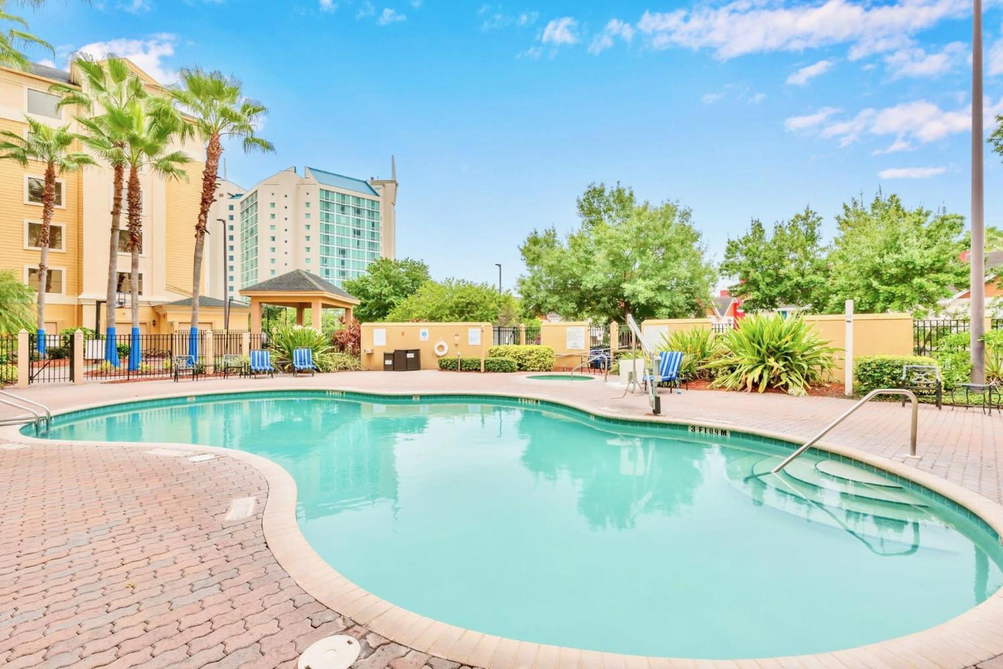 With Pool And Hot Tub - Close To Near Apartment Orlando