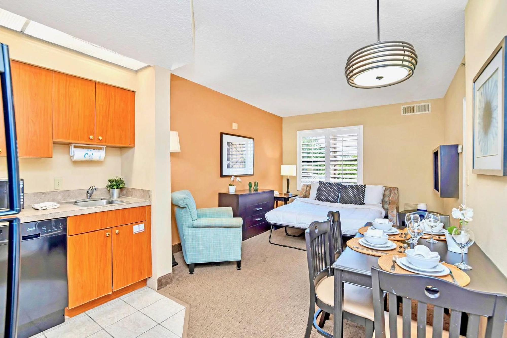 With Pool And Hot Tub - Close To Near Apartment Orlando