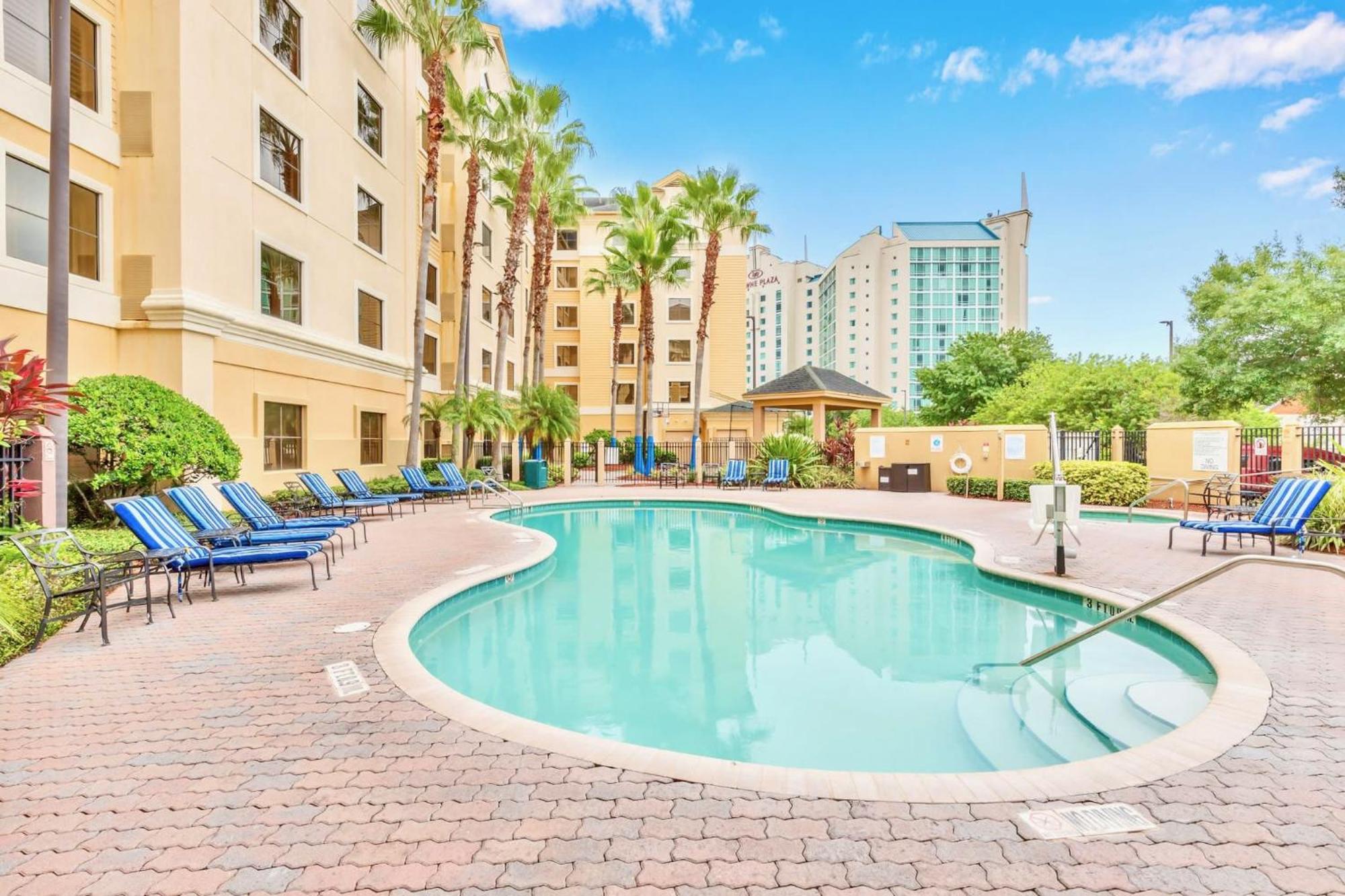 With Pool And Hot Tub - Close To Near Apartment