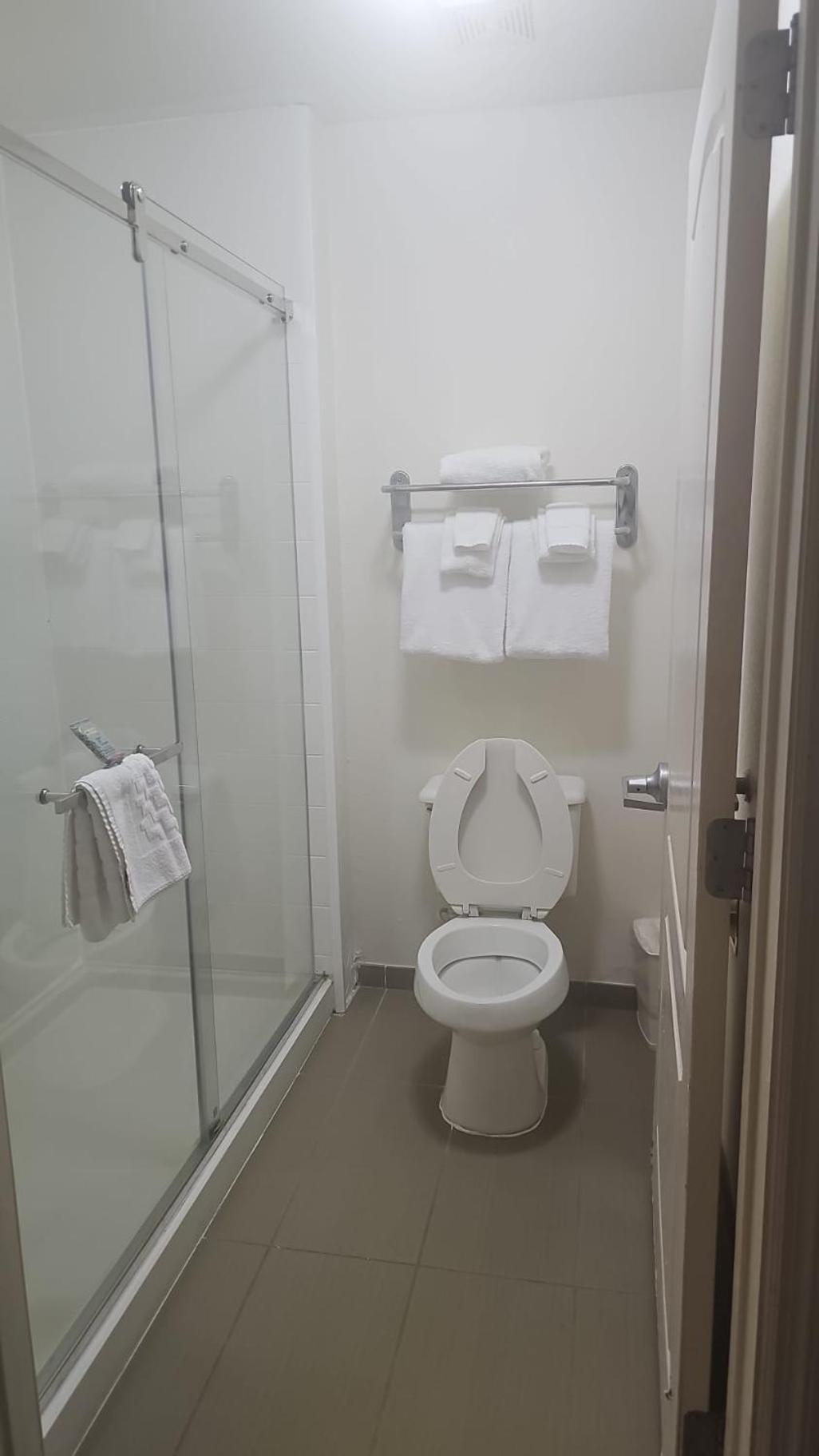 Hotel Montreal 3*